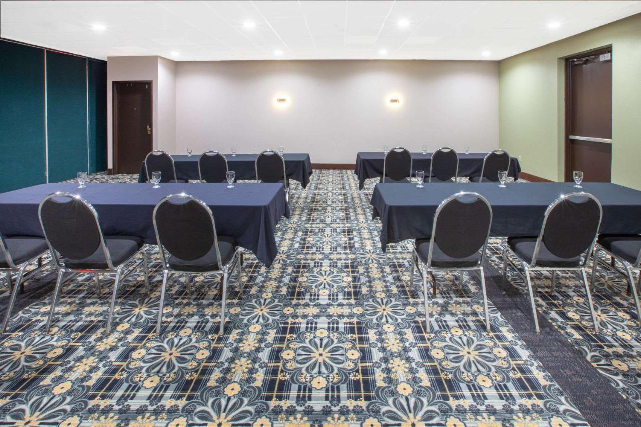 فندق Baymont By Wyndham Grand Rapids Near Downtown وايومنغ المظهر الخارجي الصورة